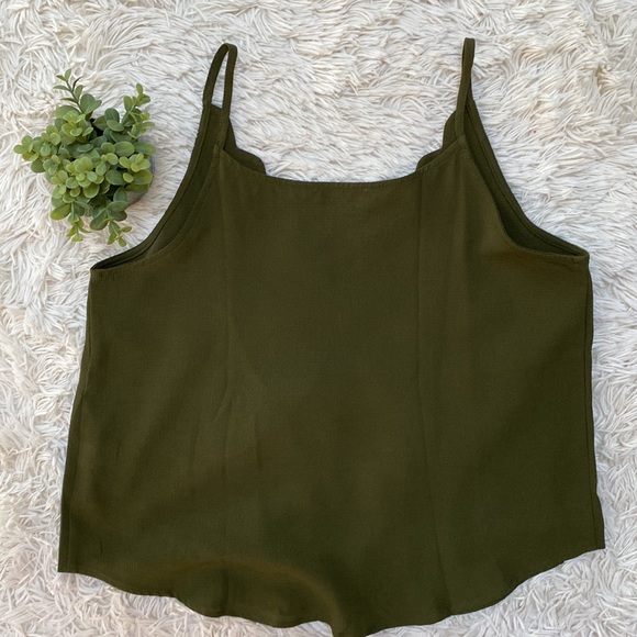 E & M Scalloped Cami💗 Olive - Picture 4 of 12
